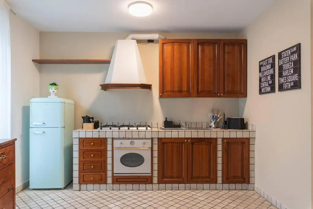 Loft Gelsomino, By R Collection Apartment تْشيرنوبيو 0*,  إيطاليا